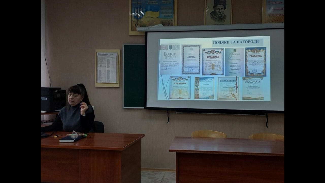 Канікули для вчителів 👩🏼🏫 це завжди можливість підвищити свій професійний рівень, час методичної роботи та самовдосконалення. І ці канікули не стали…