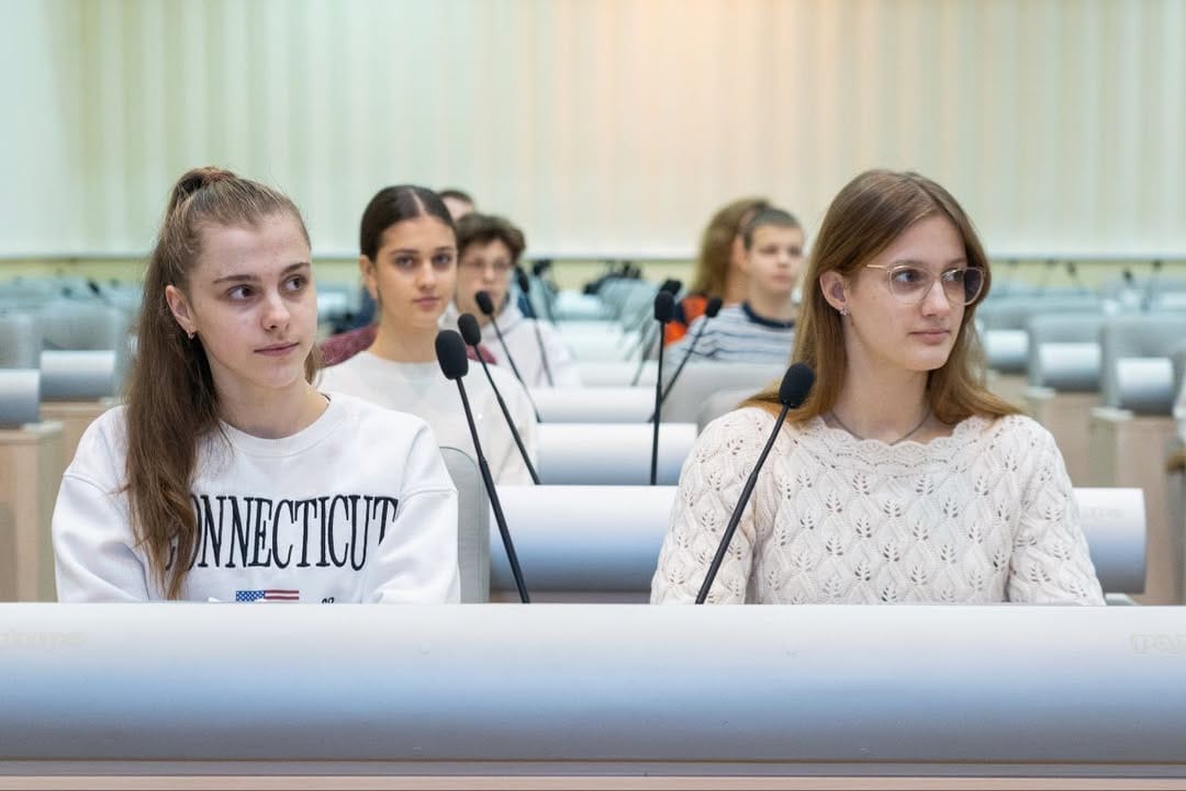 До Дніпропетровської обласної ради завітали студенти фахового коледжу спорту