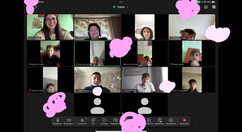 З 20 по 24 жовтня 2025 року в КЗ «ДФКС»ДОР» пройшов тиждень української мови та літератури, зарубіжної літератури. Мета проведення тижня полягала в підвищенні загальної мовної культури, прищепленні любові до української культури та мови💙💛, розвитку творчих здібностей здобувачів освіти🎭. Цього року програма предметного тижня була, як завжди, досить насиченою. Учні мали змогу поринути у багатющий світ краси і принад рідної української мови🇺🇦, вшанувати пам’ять про видатних діячів нашого народу, завдяки яким вона у нас сьогодні є. Конкурси🤓, мовні ігри📚, вікторини⚡️, вебквести🙋‍♀️, віртуальні екскурсії🌎, мовні квізи✍️ спонукали учнів до творчості й пізнання, викликали ще більший інтерес та бажання вчитися, сприяли розвитку креативності, вчили бути спостережливими, кмітливими та винахідливими. Завдання, поставлені на початку тижня, були виконані.✅ | ДФКС