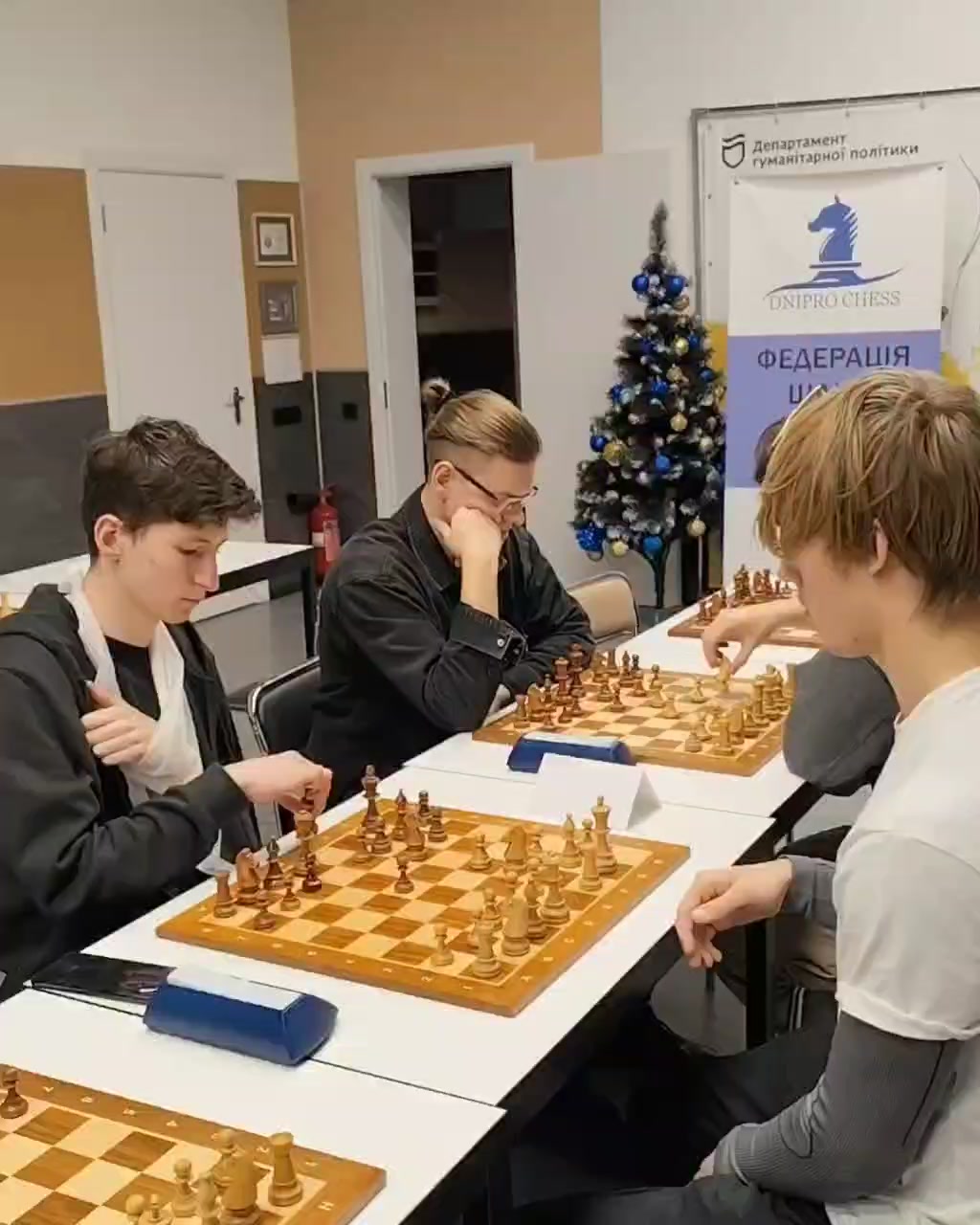 ♟️19 грудня здобувачі освіти КЗ “ДФКС” ДОР — Мороз Данило та Лобак Данило гідно представили наш коледж на 🏆Чемпіонаті міста з шахів